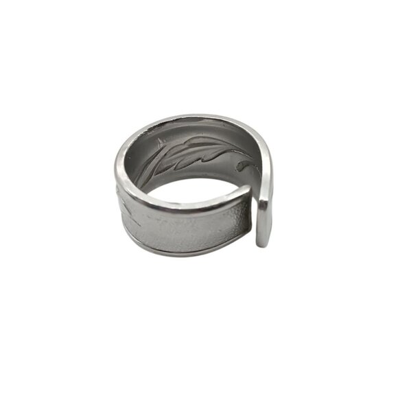 Vintage Silver Engraved Wrap Band Ring with Flowing Spoon Ring Leaf Pattern - Picture 4 of 6